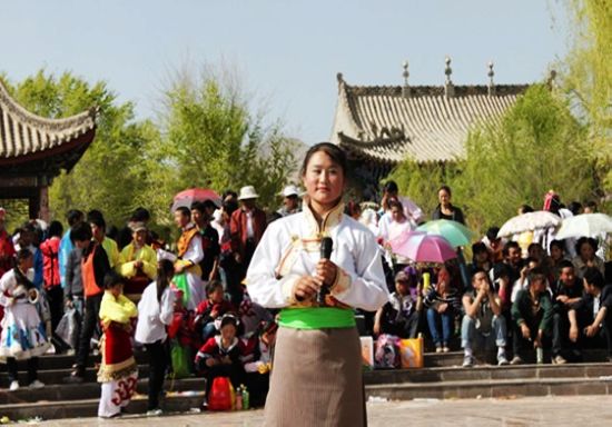 丰富多彩校园文艺汇演