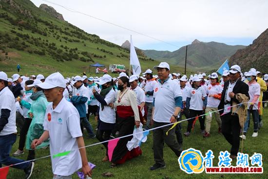 第三届中华水塔国际越野行走大赛杂多站开幕_