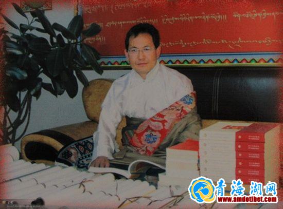 贵南县民族中学教师旦正