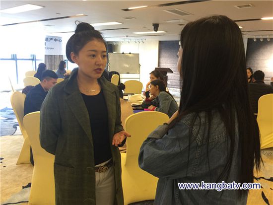 中外携手办培训 培养藏族手工艺品后起之秀 中外携手办培训 培养藏族手工艺品后起之秀