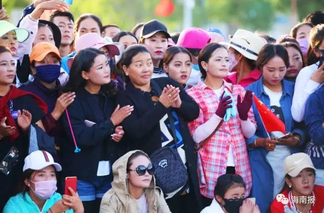 海南州共和县上演“快闪”为本届民运会造势