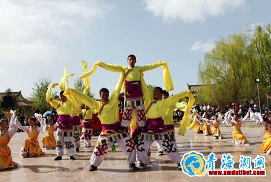 丰富多彩校园文艺汇演