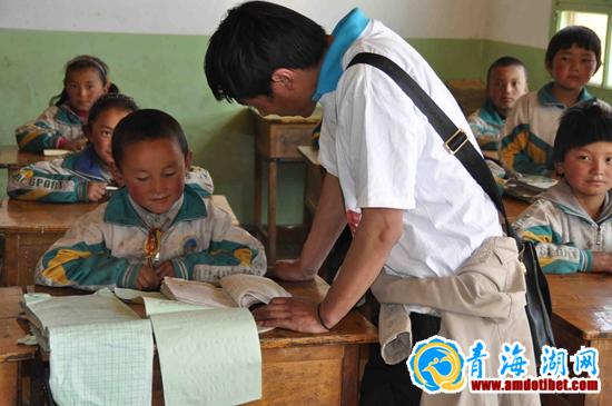 黑土地组合为甘南州夏河县博拉乡小学生送去温暖