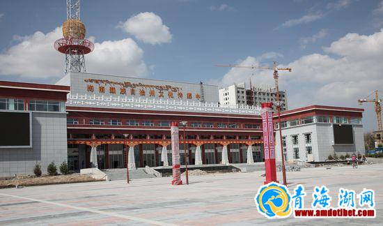 紧锣密鼓整市容市貌 喜换新装迎建州60周庆