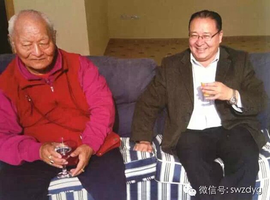 在意大利和国际著名藏学家朗卡罗布交流 科研成果 《藏文文法问答