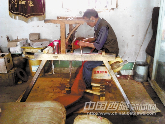 巴桑与藏被织机的情缘