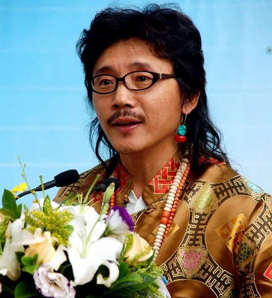 容中尔甲用音乐推广藏族史诗《格萨尔》 容中尔甲用音乐推广藏族史诗《格萨尔》